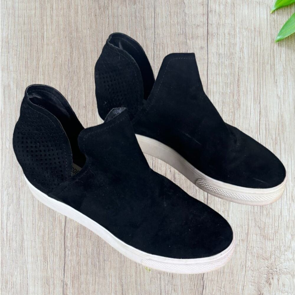 Steve Madden 8.5M Black Shoes White Soles Booties Sneakers Suede
